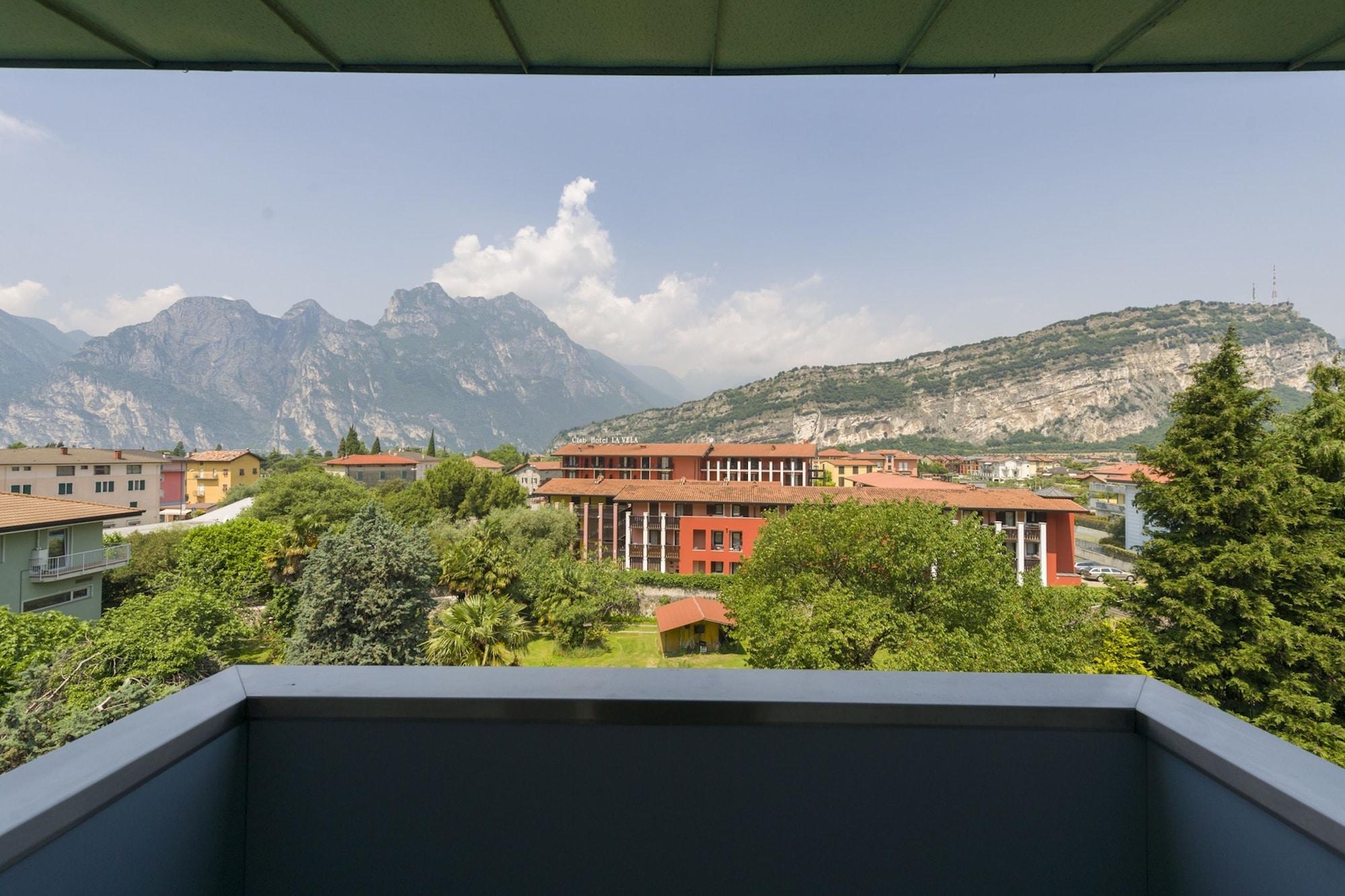 Caravel Bike Hotel Torbole Sul Garda Chambre photo