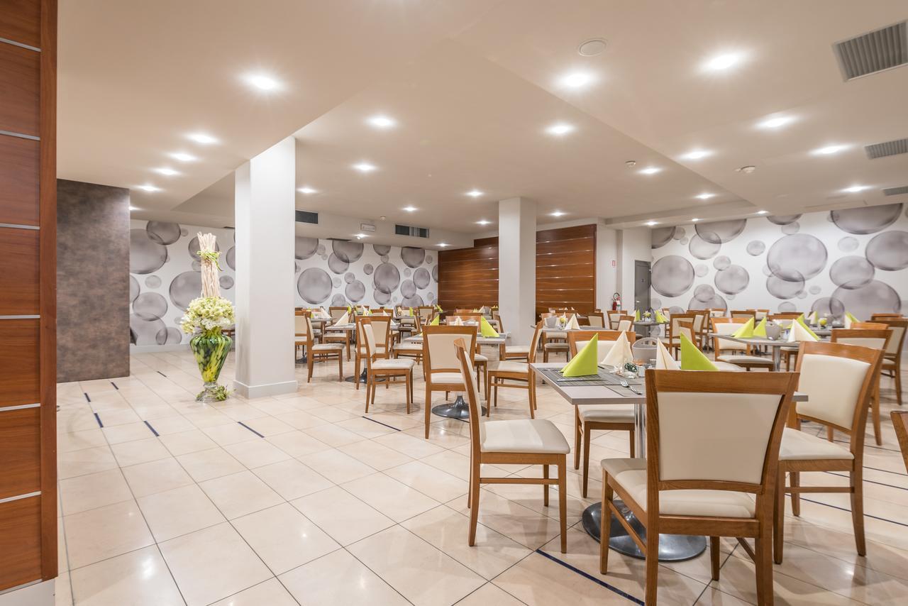 Caravel Bike Hotel Torbole Sul Garda Restaurant photo