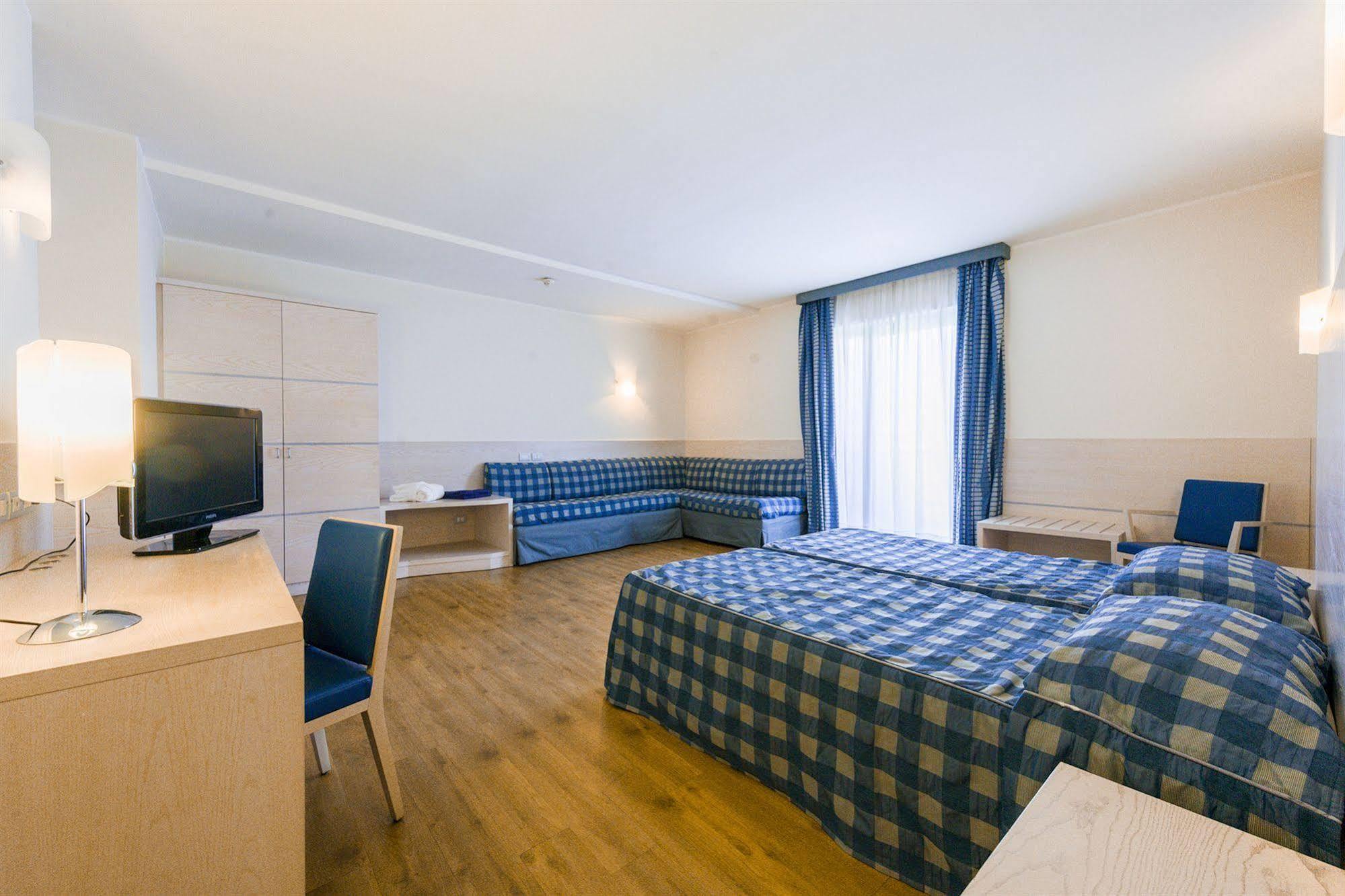 Caravel Bike Hotel Torbole Sul Garda Chambre photo