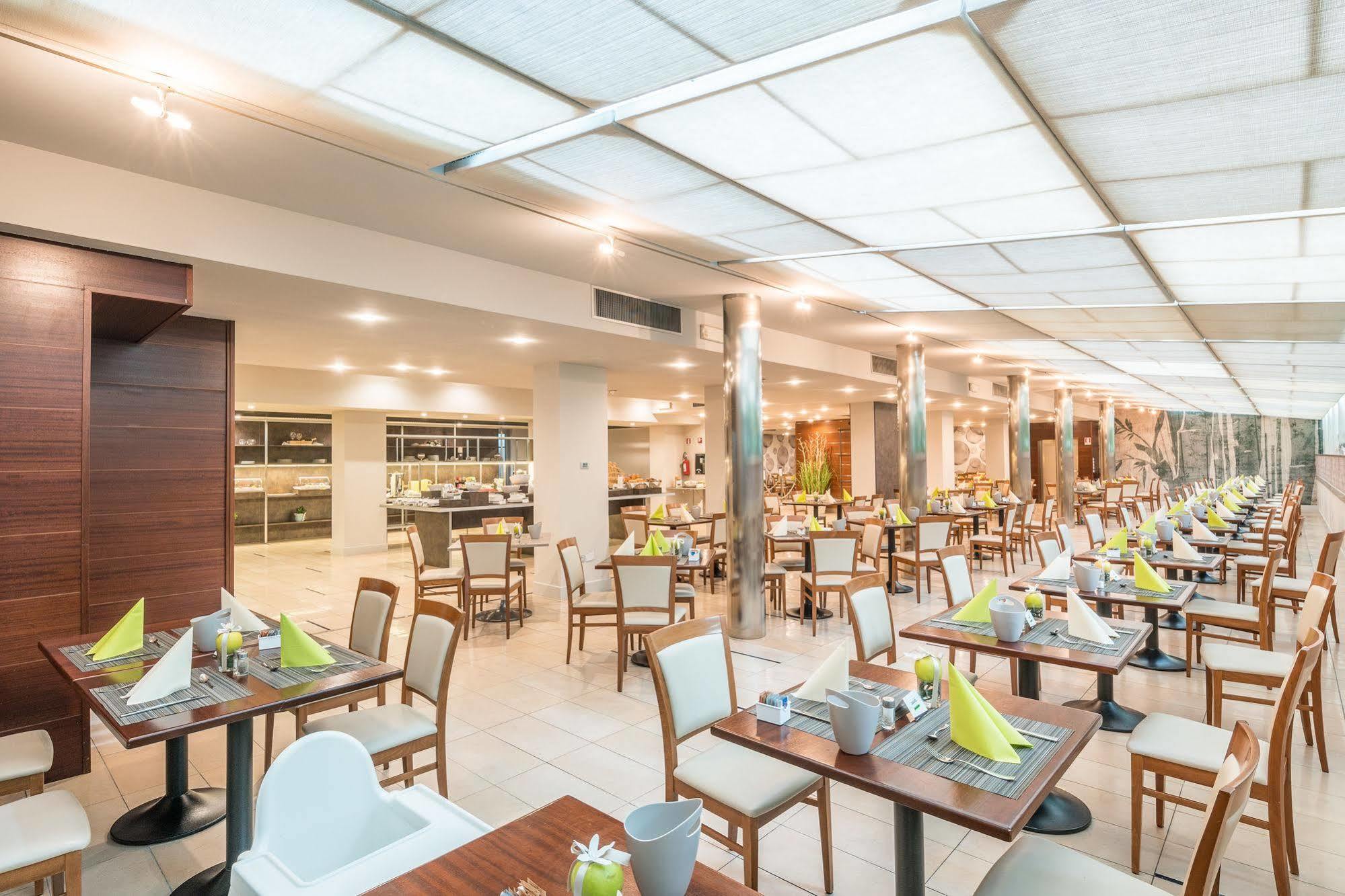 Caravel Bike Hotel Torbole Sul Garda Restaurant photo