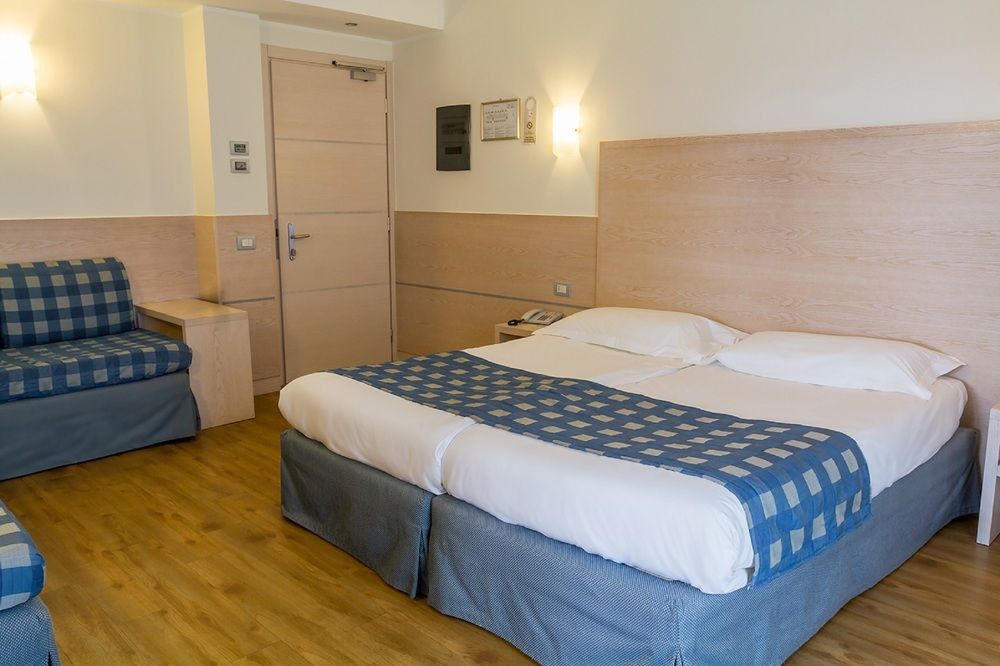 Caravel Bike Hotel Torbole Sul Garda Extérieur photo